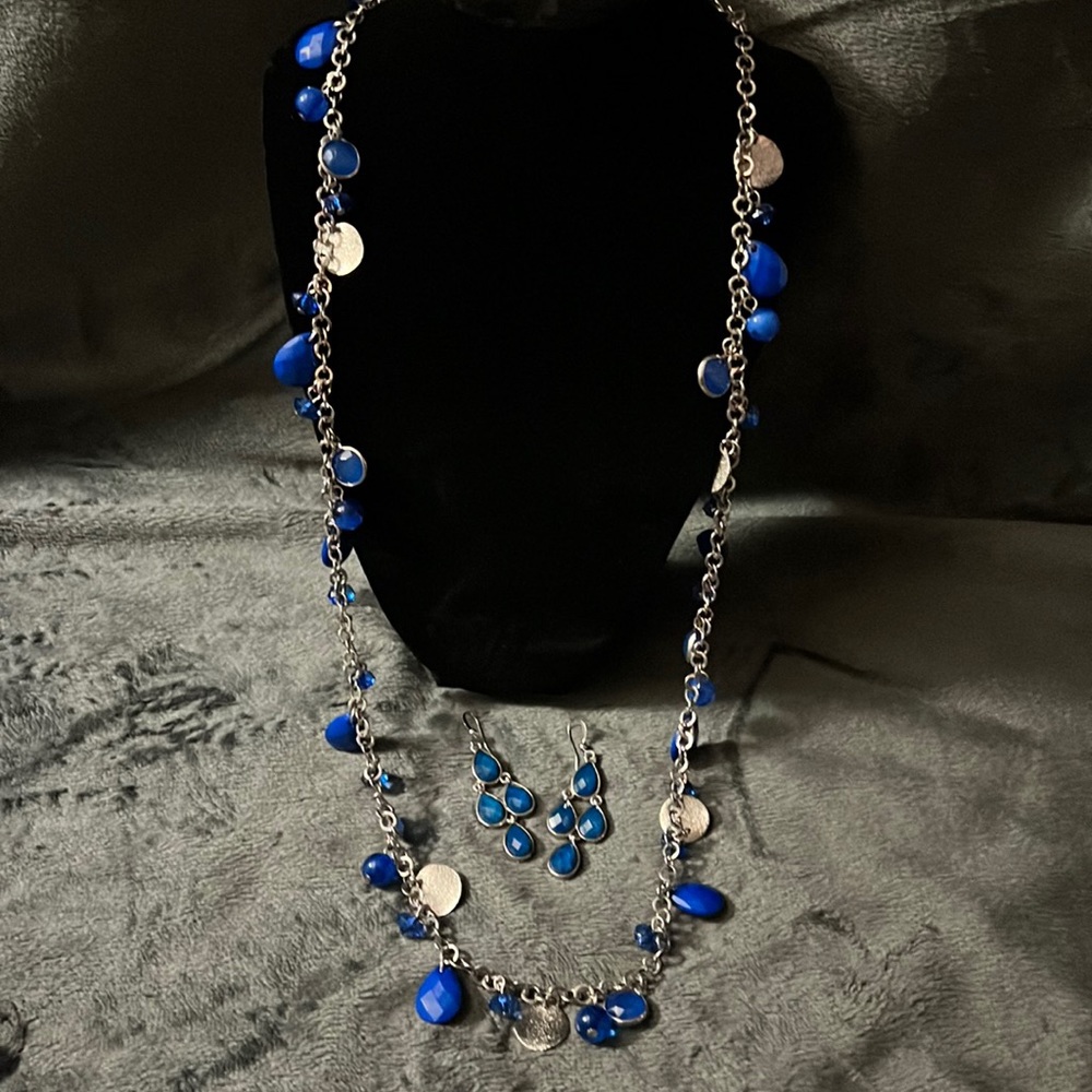 Blue necklace set